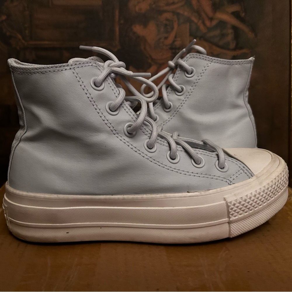 Light blue, high top, converse